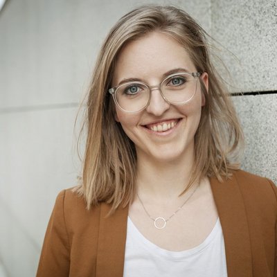 Profilfoto von Wissenschaftsbotschafterin Julia Holzer