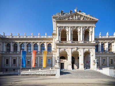 Haupteingang der Universität Wien