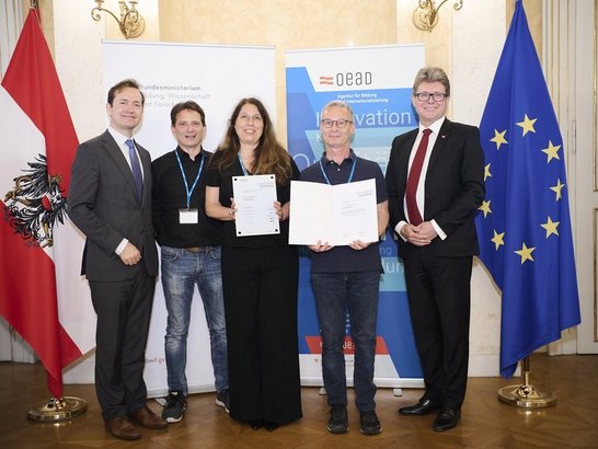 Verleihung des Young-Science-G?tesiegels f?r Forschungspartner Bild von der Verleihung