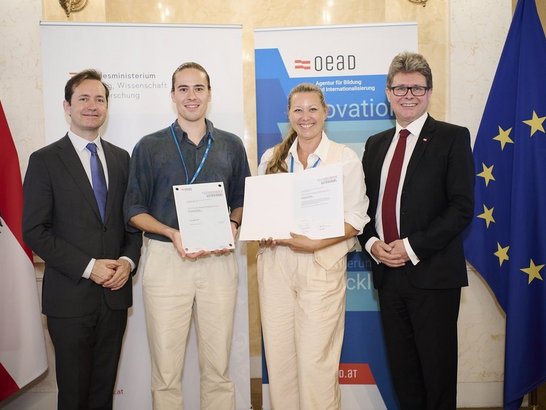 Verleihung des Young-Science-G?tesiegels f?r Forschungspartner Bild von der Verleihung