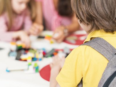 Kinder im Unterricht 